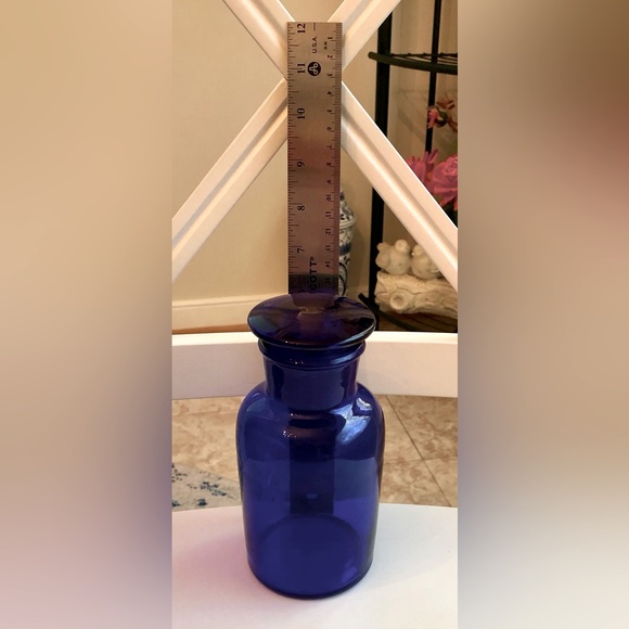 Vintage Cobalt Blue Glass Apothecary Bottle w/Ground Glass Neck & Lid Stopper - Picture 2 of 14